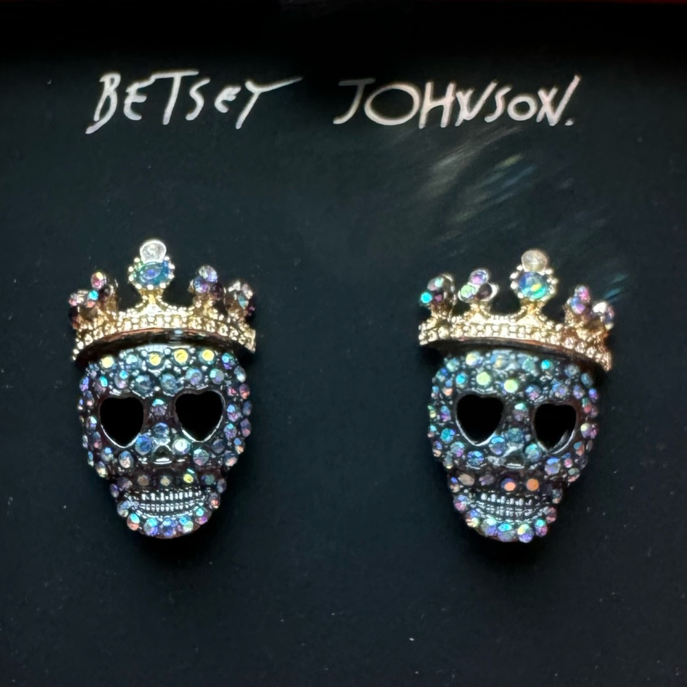 Betsey Johnson skull jewel earrings new